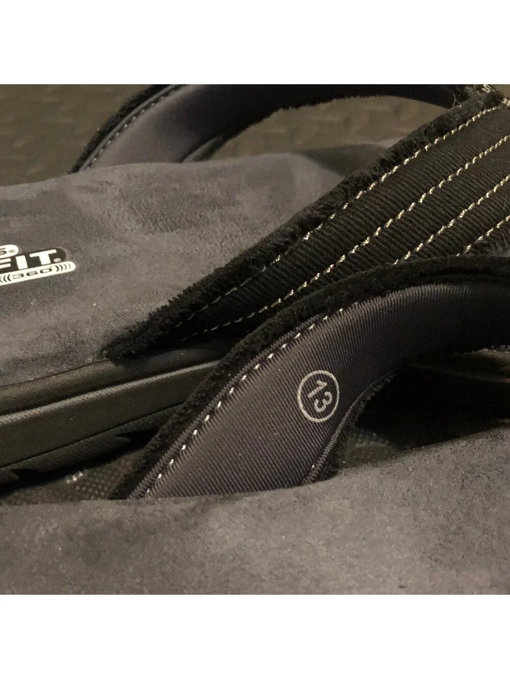 Skechers Relaxed Fit Supreme Memory Foam Black Flip Flop Sandals Size 13 in Box